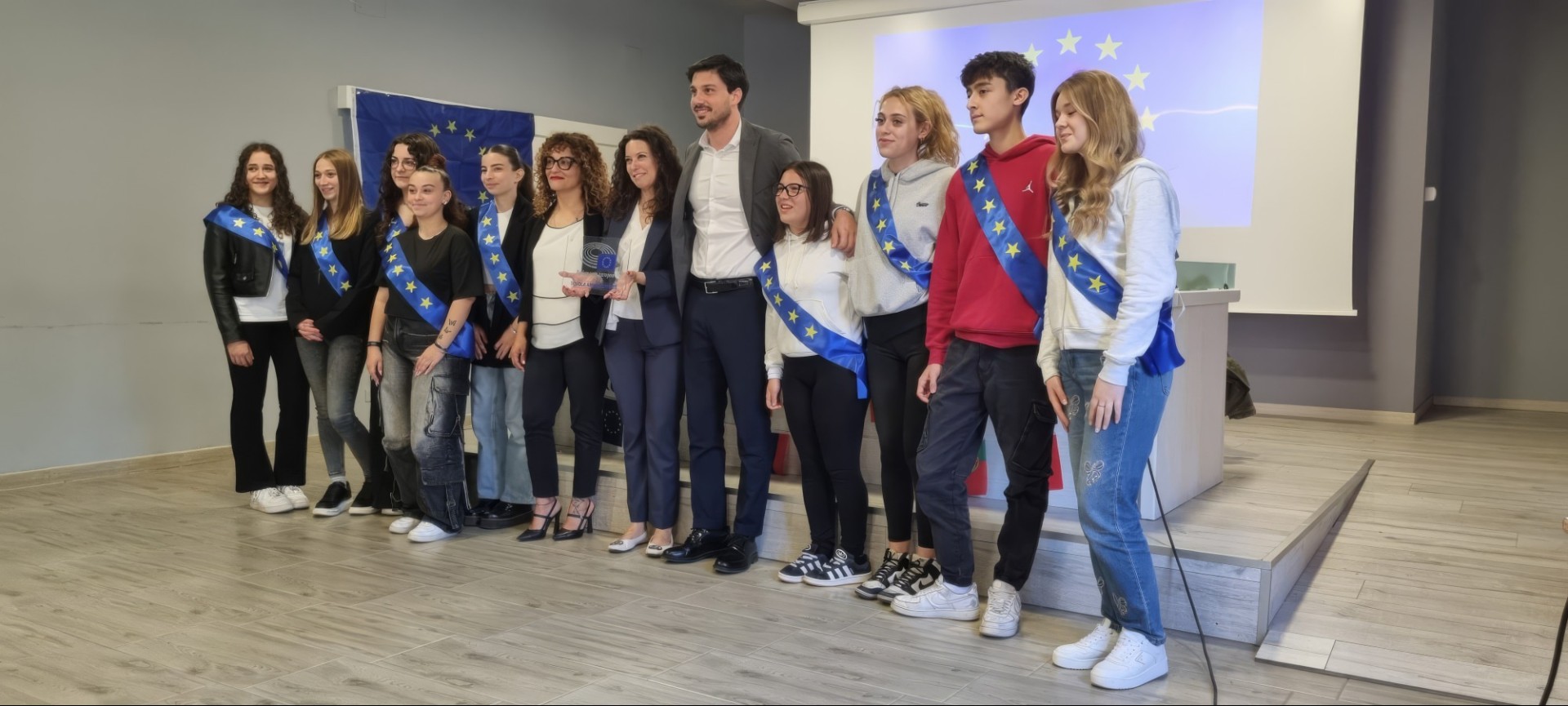 inaugurazione scuola ambasciatrice parlamento europeo